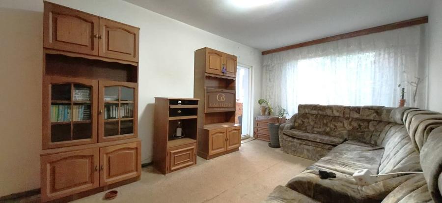 Apartament cu 4 camere semidecomandat în Gorjului