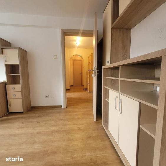 Apartament cu 3 camere decomandat în Centrul Civic