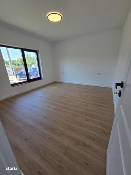 Casă cu 3 camere în Colțirea