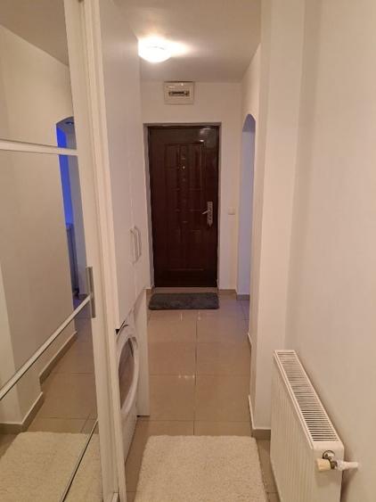 Apartament cu 3 camere decomandat, mobilat în 9 Mai