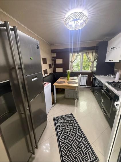Apartament cu 3 camere decomandat în Central