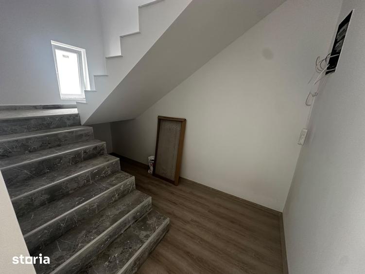 Casă cu 5 camere cu Teren 250 Mp în Central