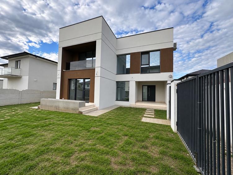Casă individuală cu 5 camere cu Teren 423 Mp în Tunari