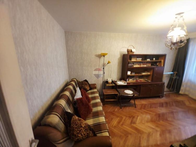 Apartament cu 2 camere decomandat, mobilat în Mărăței