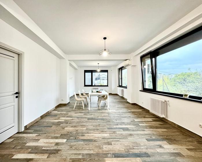 Birou, de 200 mp, în Central