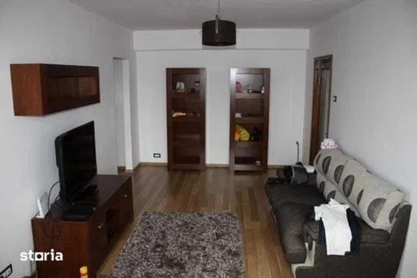 Apartament cu 3 camere în Târgu Cucu