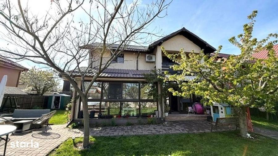 Casă cu 5 camere cu Teren 395 Mp în Central