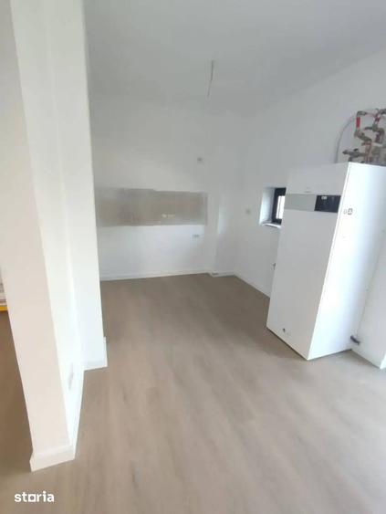 Casă cu 4 camere decomandat cu Teren 153 Mp în Industriilor