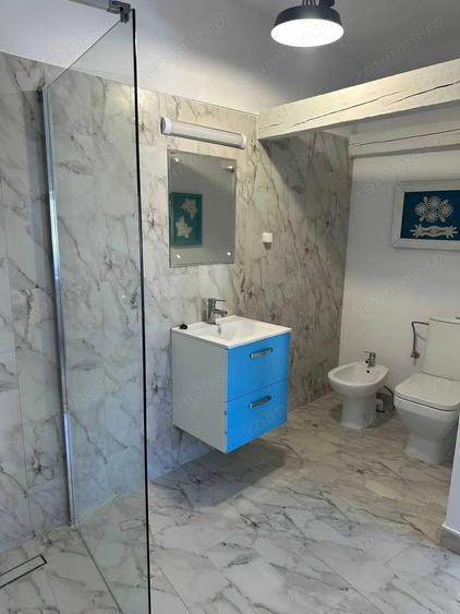 Casă cu 8 camere cu Teren 252 Mp în Ultracentral