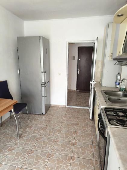 Apartament cu 3 camere decomandat în Traian