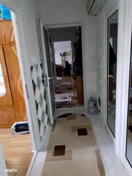 Apartament cu 3 camere decomandat în Călărași