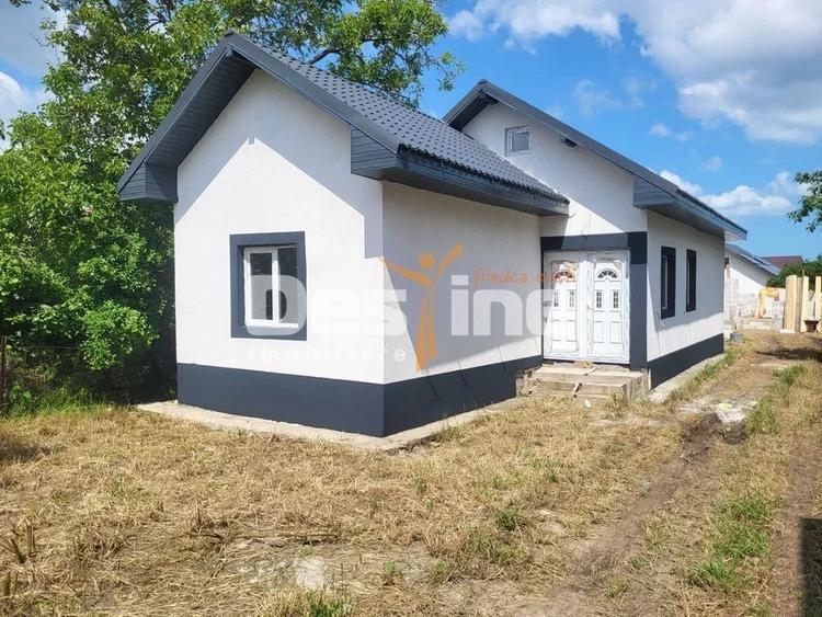 Casă individuală cu 2 camere cu Canalizare în Lumina