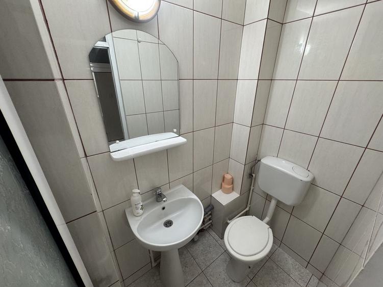 Apartament cu 3 camere decomandat, mobilat în Tomis III