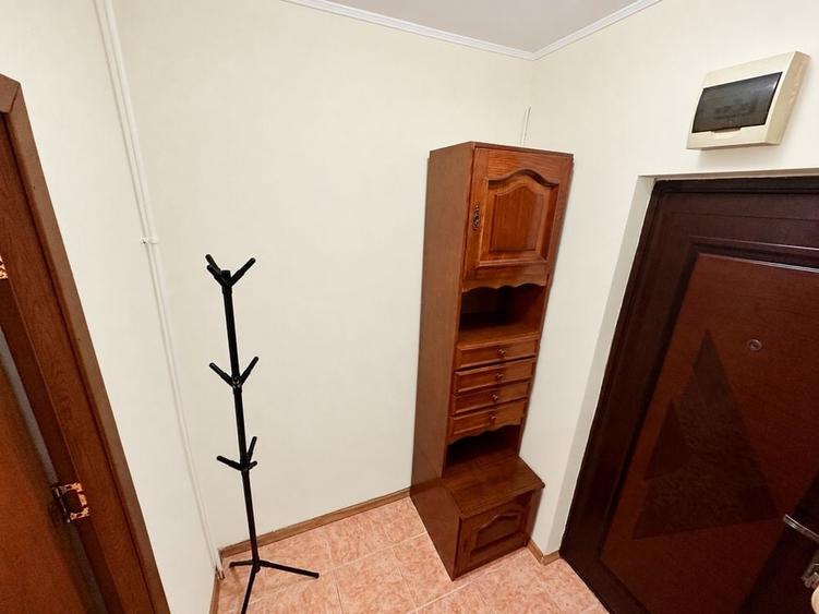Garsonieră decomandată în Piața Nouă