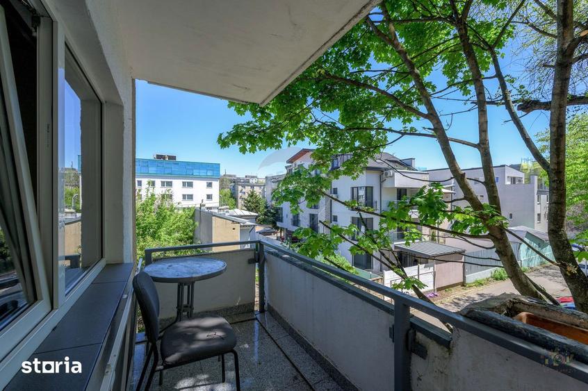 Apartament cu 3 camere în Tei