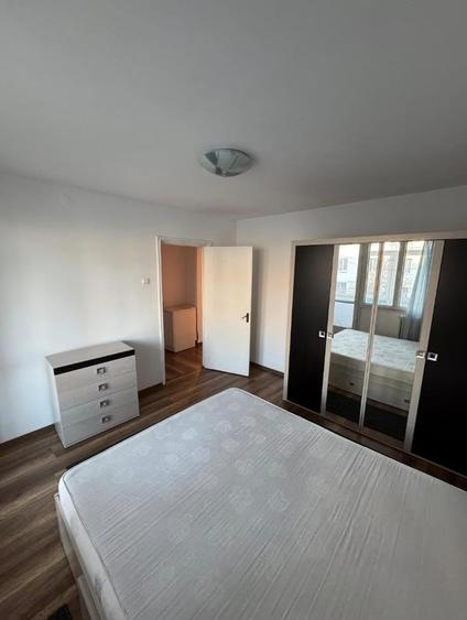 Apartament cu 3 camere decomandat în Militari