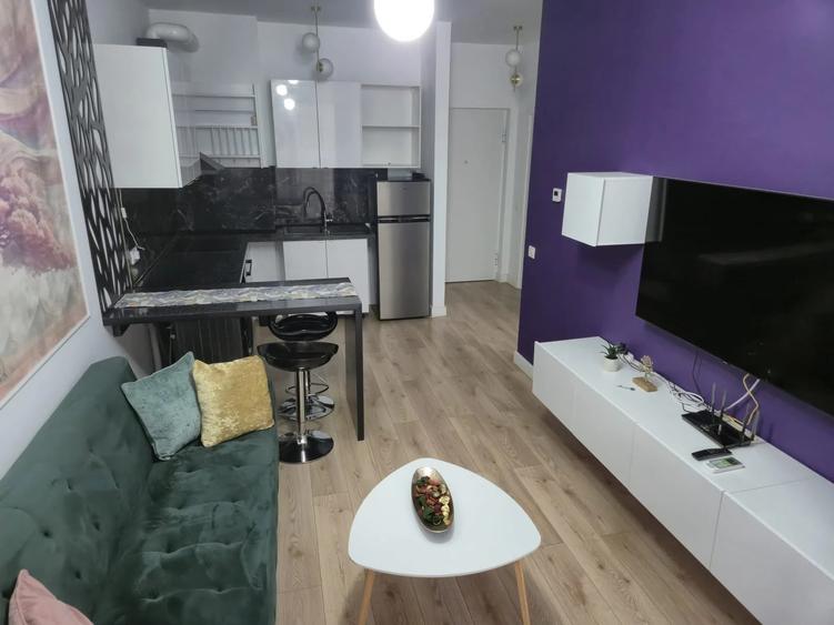 Apartament cu 2 camere semidecomandat în Podu Roș