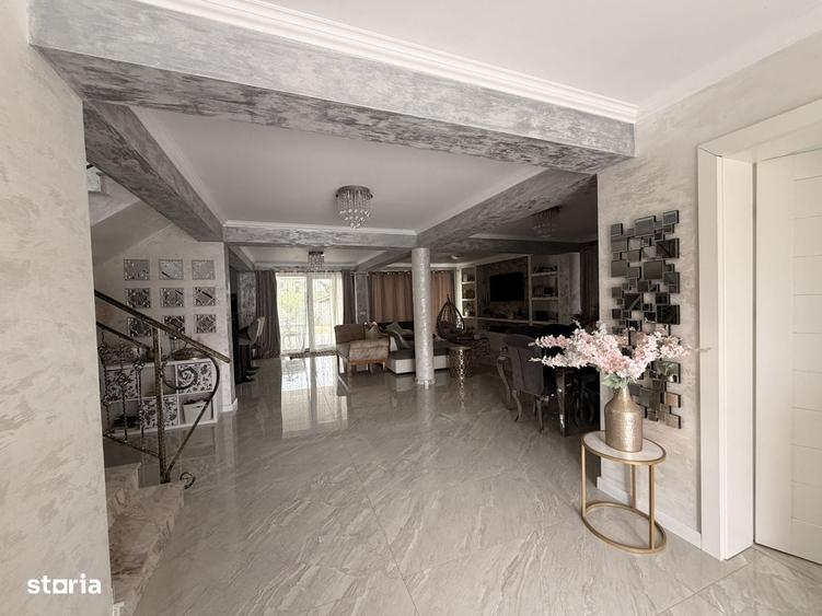 Casă cu 4 camere cu Teren 681 Mp în Axintele