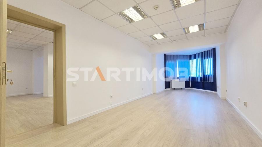 Birou, de 103.94000244141 mp, în Centrul Civic