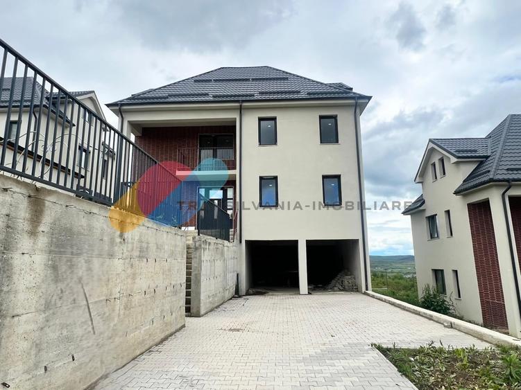 Casă individuală cu 5 camere cu Canalizare în Dezmir