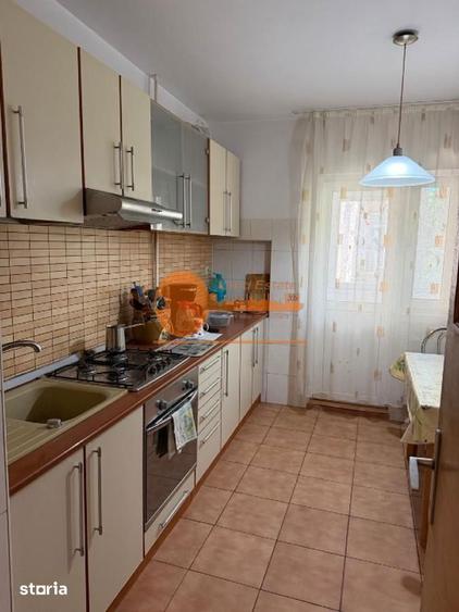 Apartament cu 4 camere decomandat, mobilat în Crângași