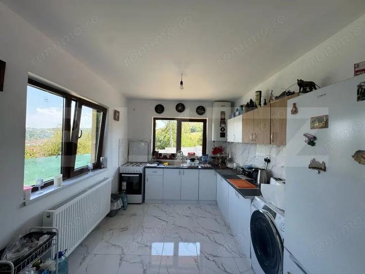 Casă cu 3 camere cu Teren 550 Mp în Central