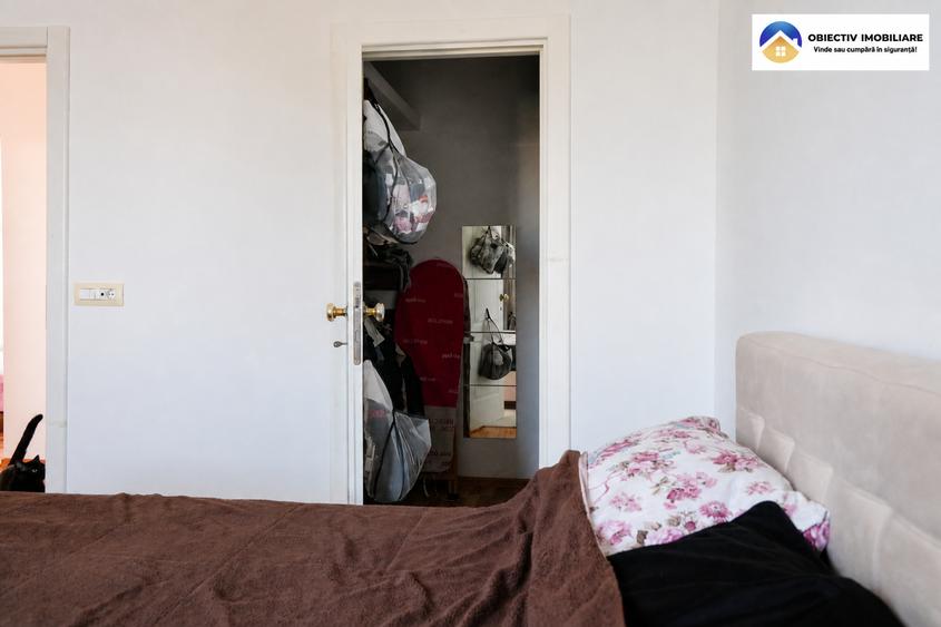 Apartament cu 3 camere semidecomandat în Central
