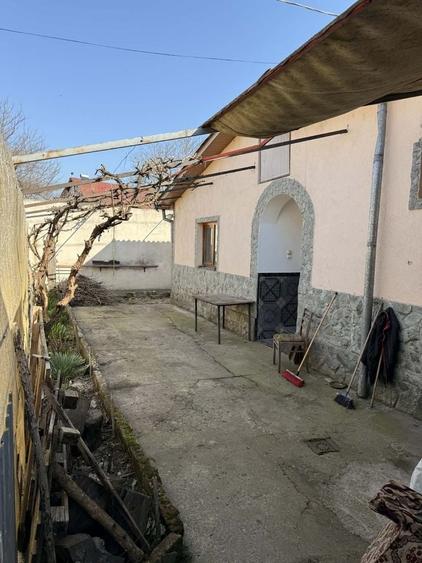 Casă cu 3 camere cu Teren 317 Mp în Central