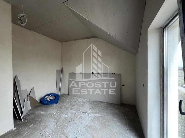 Duplex cu 4 camere cu Canalizare în Covaci