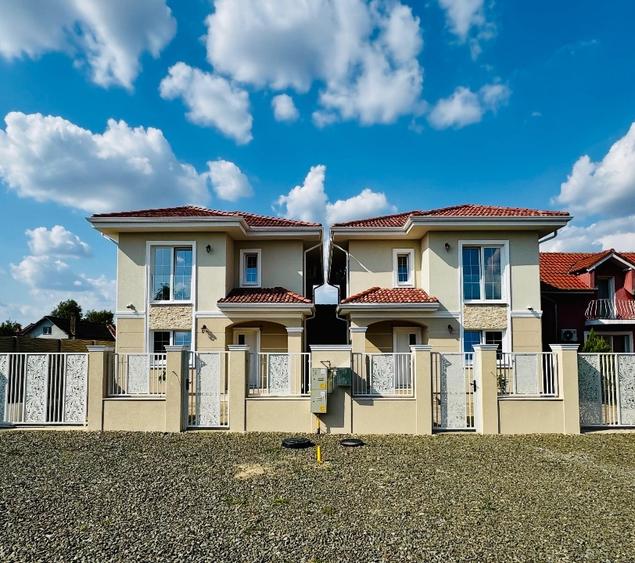 Duplex cu 5 camere cu Canalizare în Moșnița Nouă
