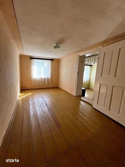 Casă cu 2 camere cu Teren 250 Mp în Central