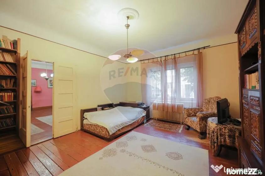 Casă cu 5 camere cu Teren 340 Mp în Ultracentral