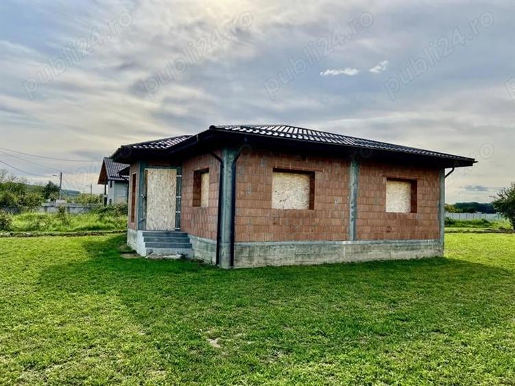 Casă individuală cu 4 camere cu Teren 1800 Mp în Milești