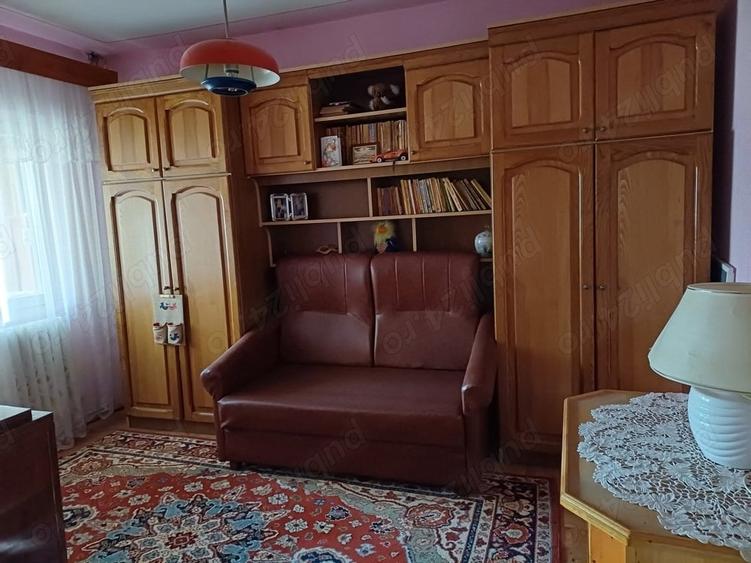 Apartament cu 3 camere în Independenței