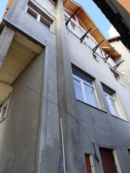 Casă cu 10 camere cu Canalizare în Exterior Vest