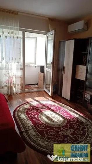 Garsonieră decomandată în Poarta 6