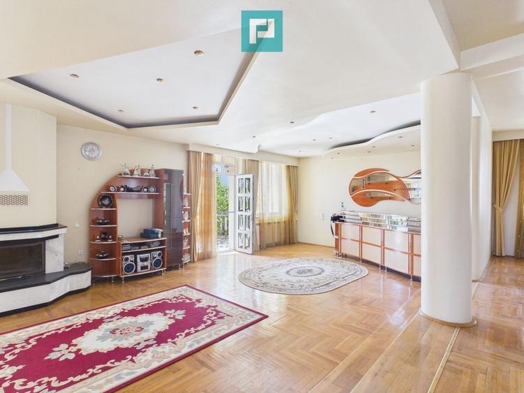 Casă individuală cu 13 camere cu Teren 3405 Mp în Sânmartin