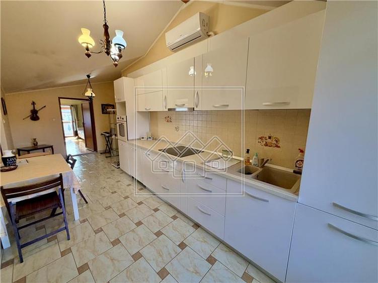 Duplex cu 6 camere cu Canalizare în Terezian