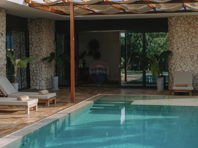 Casă individuală cu 2 camere cu Piscina în Ultracentral