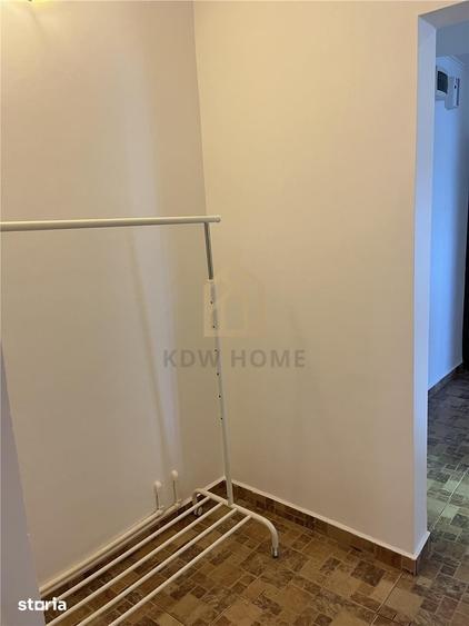 Apartament cu 3 camere decomandat în Tei