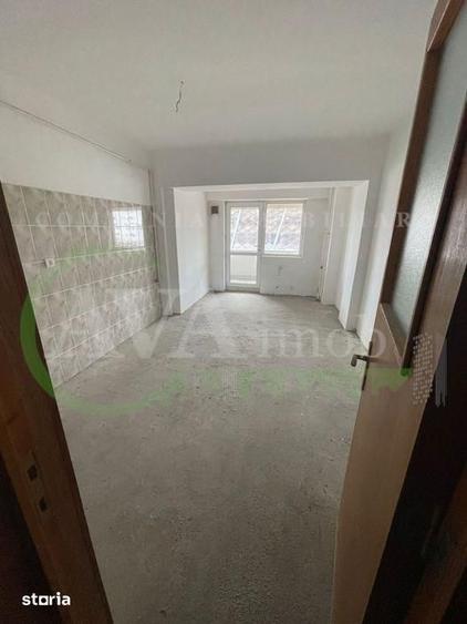 Apartament 3 camere decomandate, 92 mp Zona Central | Etaj 1 - 2