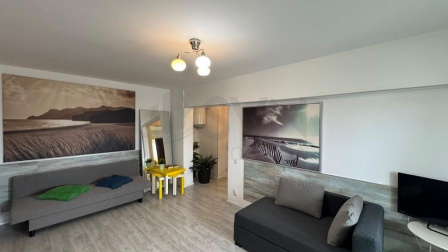 Apartament cu 3 camere semidecomandat în Ștefan cel Mare