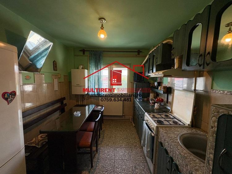 Apartament cu 3 camere decomandat în Faleză