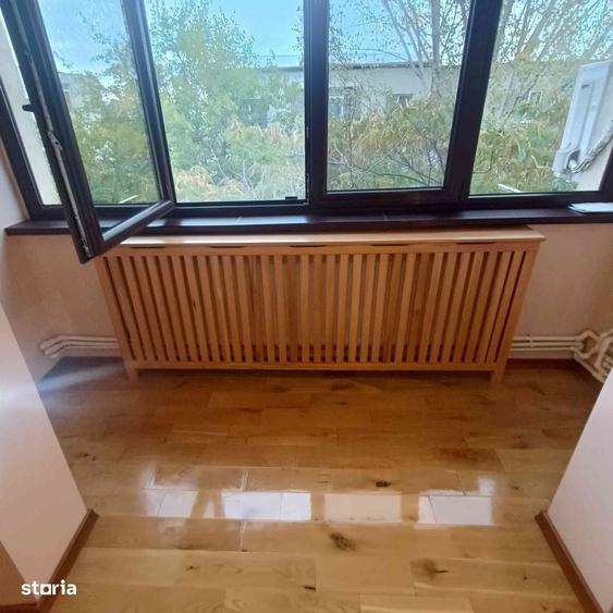 Apartament cu 3 camere decomandat în Exterior Vest