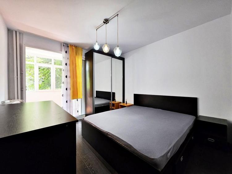 Apartament cu 2 camere semidecomandat, mobilat în Titan