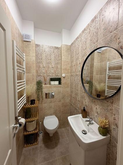 Apartament cu 3 camere decomandat în Central