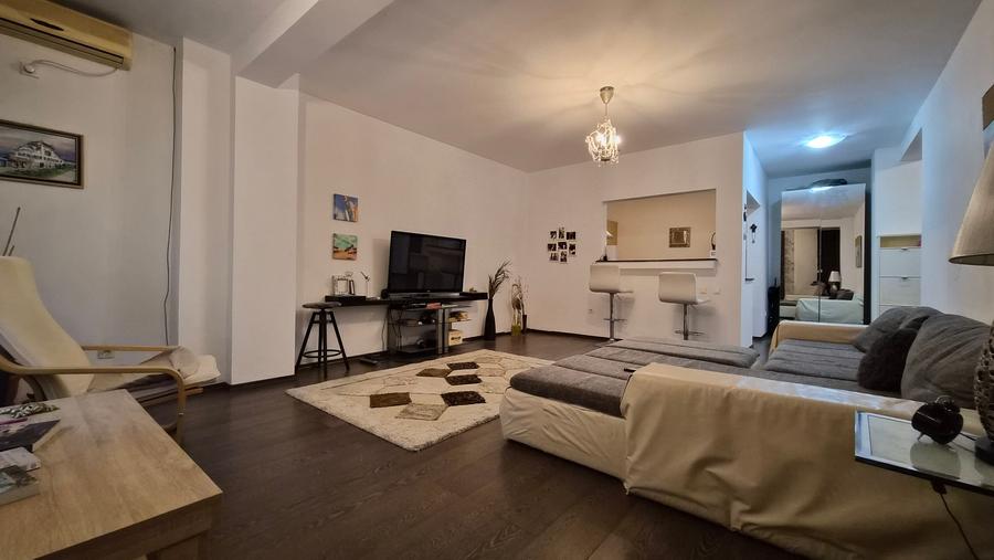 Apartament cu 2 camere decomandat, mobilat în Central