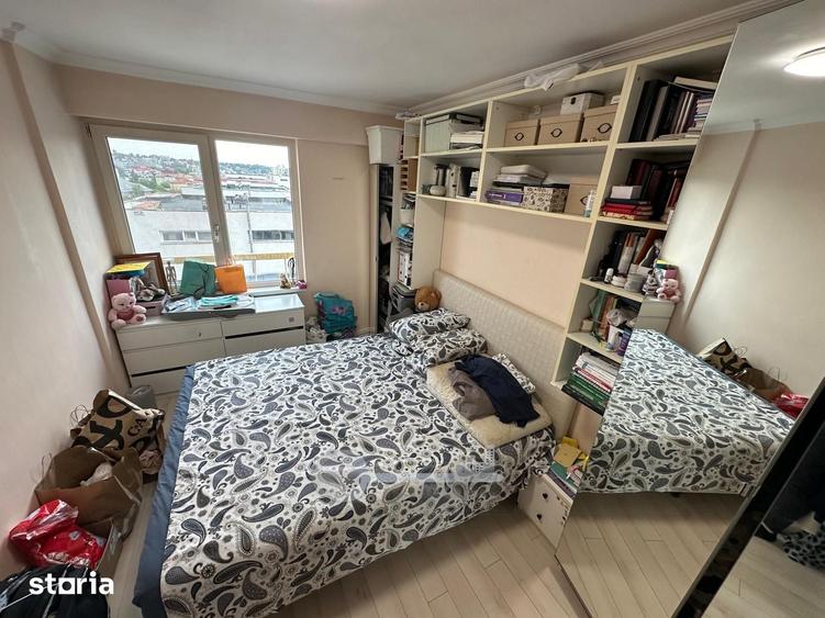 Apartament cu 4 camere în Ultracentral