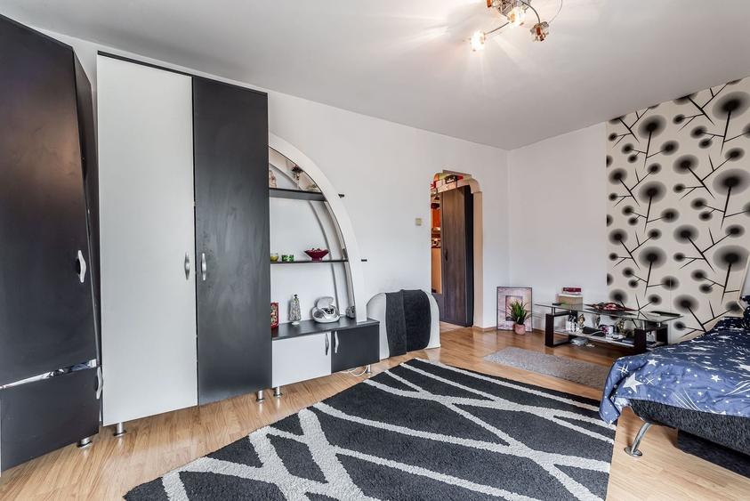 Apartament cu 2 camere decomandat în Micălaca