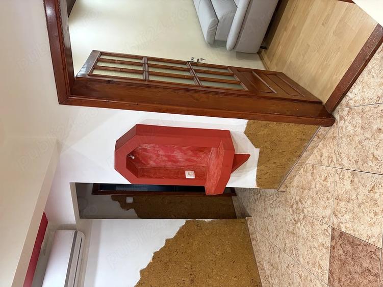 Apartament cu 3 camere decomandat în Rogerius